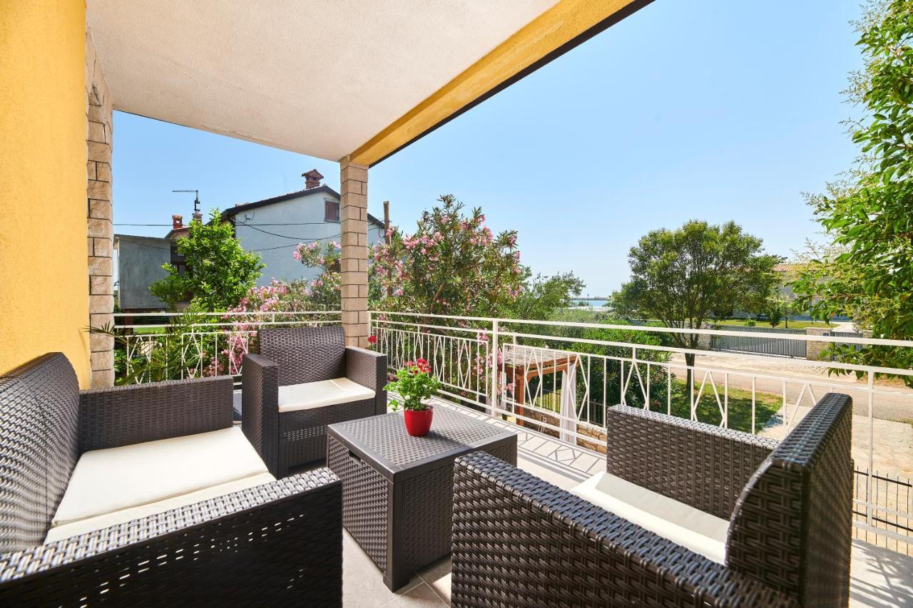 Belvedere Apartments Umag Bagian luar foto