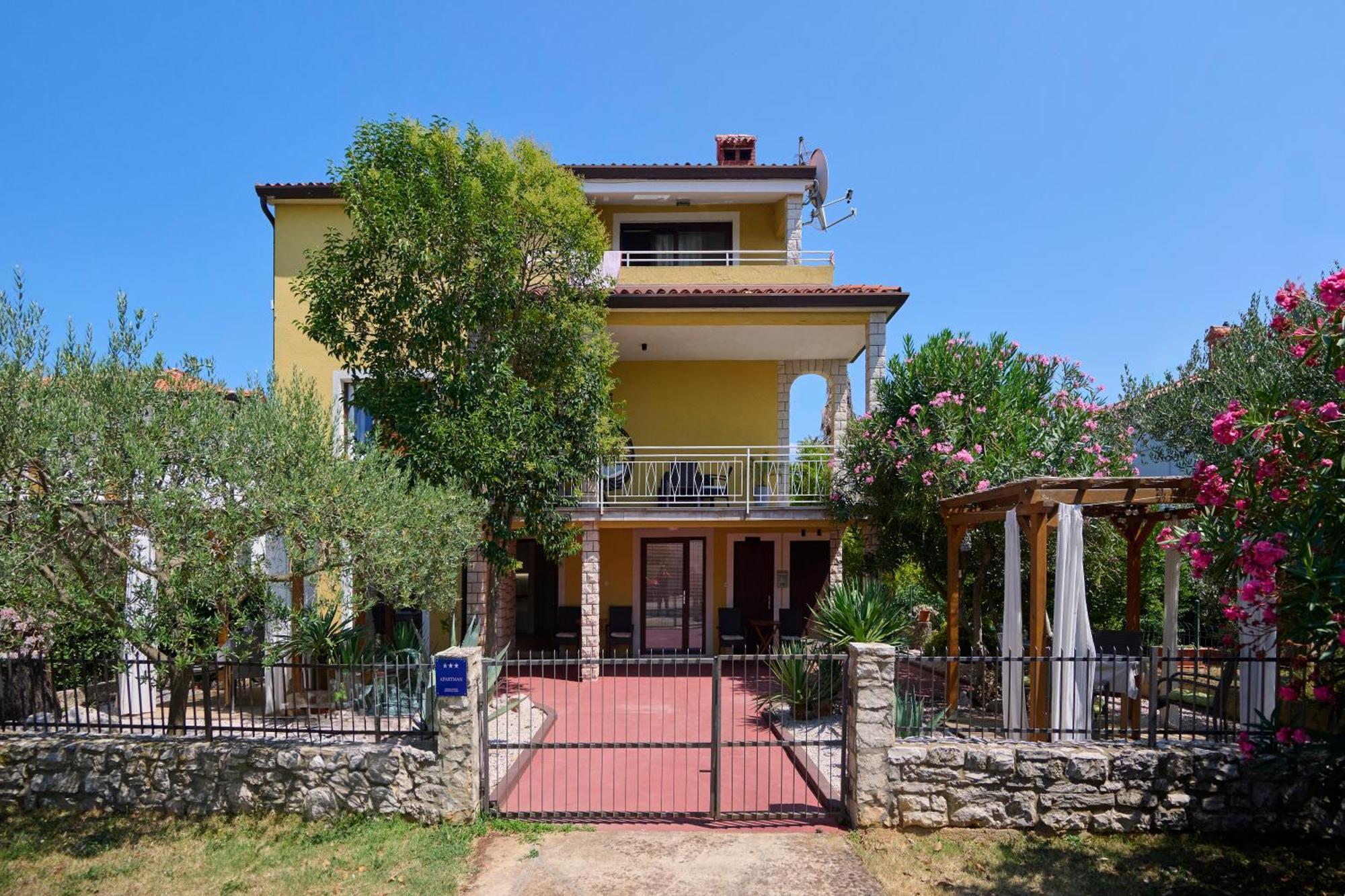 Belvedere Apartments Umag Bagian luar foto